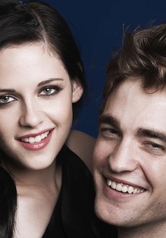 Kristen Stewart: Chia tay với Robert Pattinson rất đau khổ