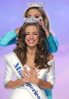 Khoe giọng hát thiên thần, người đẹp Georgia đăng quang Hoa hậu Mỹ 2016