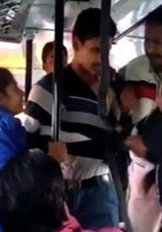 Ấn Độ: Bé gái thiệt mạng sau khi bị quấy rối trên xe buýt