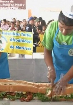 Thưởng thức chiếc bánh kẹp dài nhất khu vực Mỹ-Latin