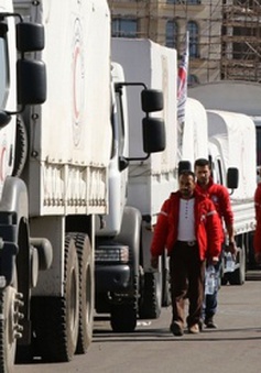 Đoàn xe cứu trợ tiếp cận 5 khu vực bị vây hãm ở Syria