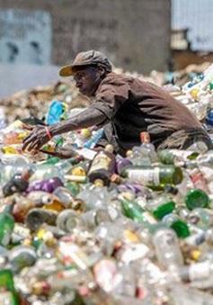Kenya: “Đổi rác lấy tiền” khuyến khích người dân bảo vệ môi trường