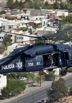 Mexico: Tội phạm bắn rơi trực thăng cảnh sát, 5 người thương vong