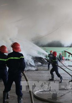 Cháy lớn tại nhà máy xử lý rác thải ở Thanh Hóa