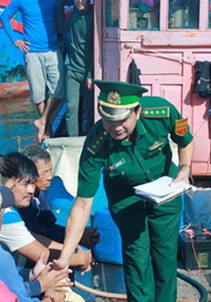 5 ngư dân bị tàu Trung Quốc đâm chìm đã về đất liền an toàn