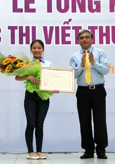 Nữ sinh Việt Nam đạt giải nhất viết thư Quốc tế UPU
