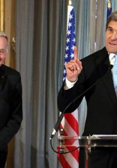 Pháp trao Bắc đẩu bội tinh cho Ngoại trưởng Mỹ John Kerry