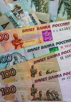 Đồng Ruble Nga mất giá mạnh, hạ xuống mức kỷ lục mới
