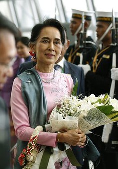 Cố vấn nhà nước Myanmar thăm Thái Lan