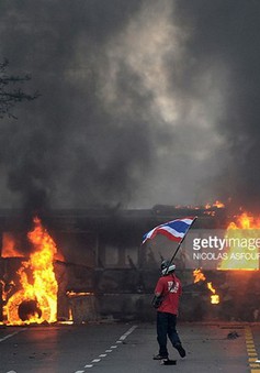 Thái Lan: 11 người chết cháy trong tai nạn giao thông