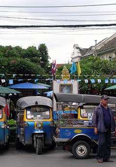 Những chuyện ít biết về nghề lái xe Tuk tuk tại Bangkok, Thái Lan