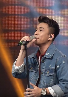 Vietnam Idol: "Hotboy du học" thoát hiểm với bản hit của Maroon 5