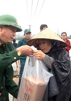 Phú Yên tiếp nhận 4 tấn lương khô cứu trợ