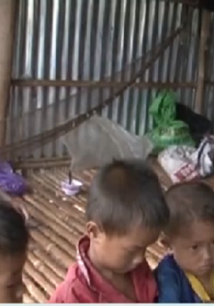 Bình Phước: Hỗ trợ trẻ em "xóm Việt Kiều" đến trường