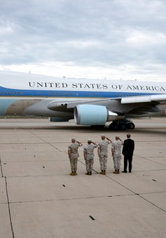 Ông Donald Trump muốn hủy đặt hàng máy bay chở Tổng thống