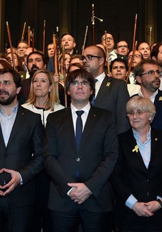 Đảng của cựu Thủ hiến Catalonia từ bỏ tuyên bố độc lập