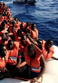 146 người di cư có thể đã chết do chìm tàu