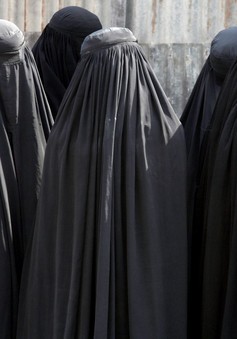 Morocco cấm trang phục burka