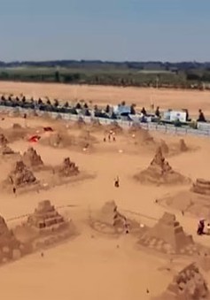 Độc đáo công trình điêu khắc cát lớn nhất Trung Quốc