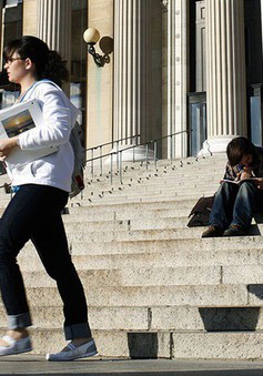 Nhiều người Mỹ vỡ nợ do chi phí đại học