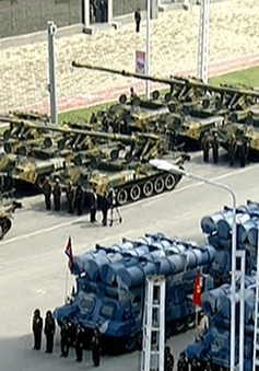Triều Tiên diễu binh quy mô lớn