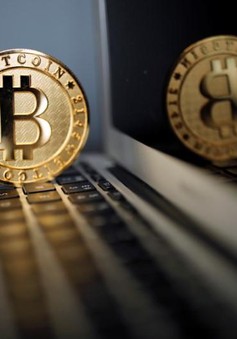 Giá trị đồng Bitcoin sụt giảm sau khi bị phân tách