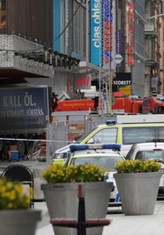 Thụy Điển tưởng niệm nạn nhân vụ tấn công khủng bố thủ đô Stockholm