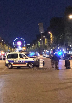 Vụ nổ súng tại Paris: Tổng thống Pháp triệu tập họp Hội đồng quốc phòng