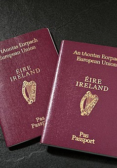 Số người Anh xin hộ chiếu Ireland tăng kỷ lục hậu Brexit