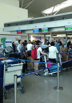 Sân bay Tân Sơn Nhất nỗ lực phục vụ hành khách những ngày cuối năm