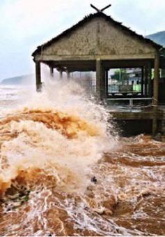 Sau bão số 12, nước dâng cao trên sông Ba ở Phú Yên