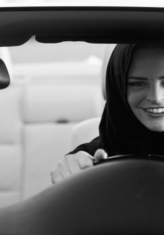 Nhiều hãng xe chớp thời cơ quảng cáo sản phẩm dành cho khách hàng nữ tại Saudi Arabia