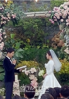 Đám cưới Song Joong Ki - Song Hye Kyo: Fan choáng vì quá nhiều sao xịn