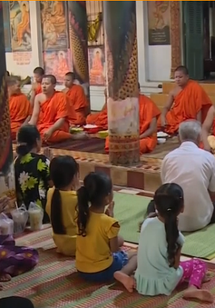 Đồng bào Khmer nô nức tổ chức lễ Sen Dolta