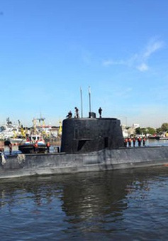 Thời tiết xấu cản trở việc tìm kiếm tàu ngầm Argentina mất tích