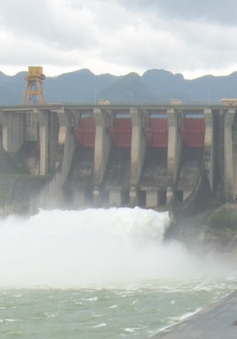 Thủy điện Tuyên Quang mở cửa xả đáy số 1