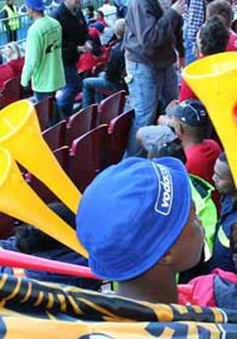 Sử dụng kèn vuvuzela để cổ vũ bóng đá: Không nên lạm dụng