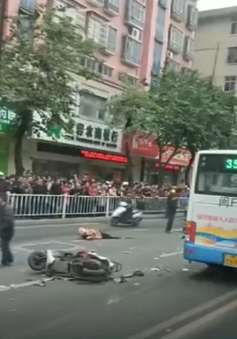 Cướp xe bus rồi lao vào đám đông khiến hàng chục thương vong