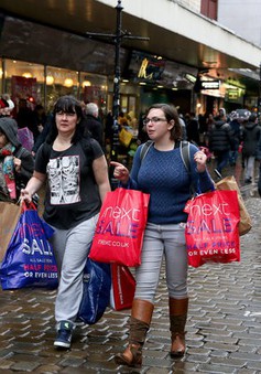 Tưng bừng ngày mua sắm Boxing Day tại Anh