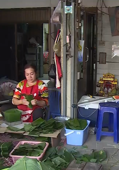 Phong phú thị trường hàng Tết phục vụ người Việt tại Lào