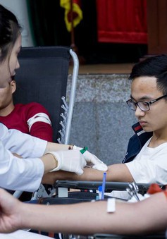 Hàng trăm người tham gia hiến máu, giúp tăng dự trự nhóm máu O đang bị thiếu