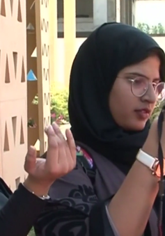 Nữ sinh Saudi Arabia học làm phim sau khi lệnh cấm chiếu phim được bãi bỏ