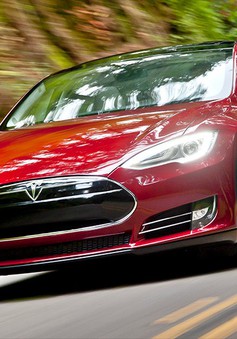 Hãng Tesla thông báo thu hồi xe lỗi