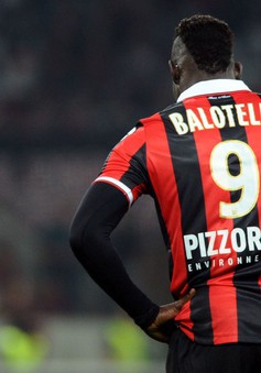 Balotelli: Tôi đã thành công hơn nếu da trắng