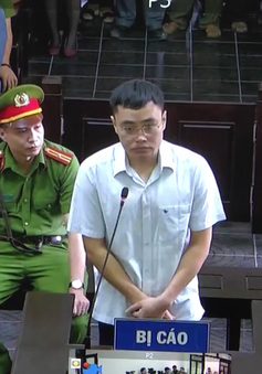 Xét xử sơ thẩm cựu nhà báo Lê Duy Phong cưỡng đoạt tài sản