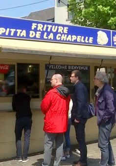 Bỉ: Cải tiến cửa hàng bán khoai tây chiên để hút khách
