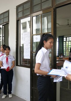 Gần 95.000 học sinh tại Hà Nội làm thủ tục thi vào lớp 10