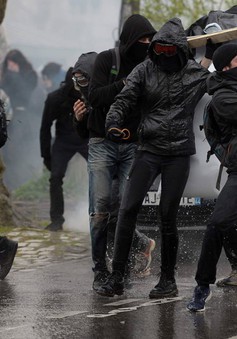 Hơn 100 người bị bắt giữ sau biểu tình bạo lực tại Pháp