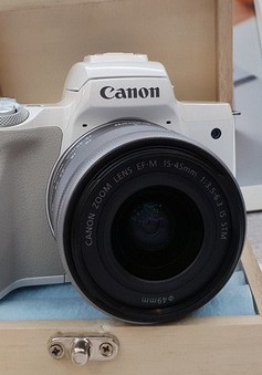 Canon chính thức ra mắt máy ảnh mirrorless có khả năng quay 4K