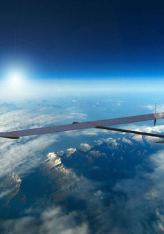 Ra mắt máy bay năng lượng mặt trời